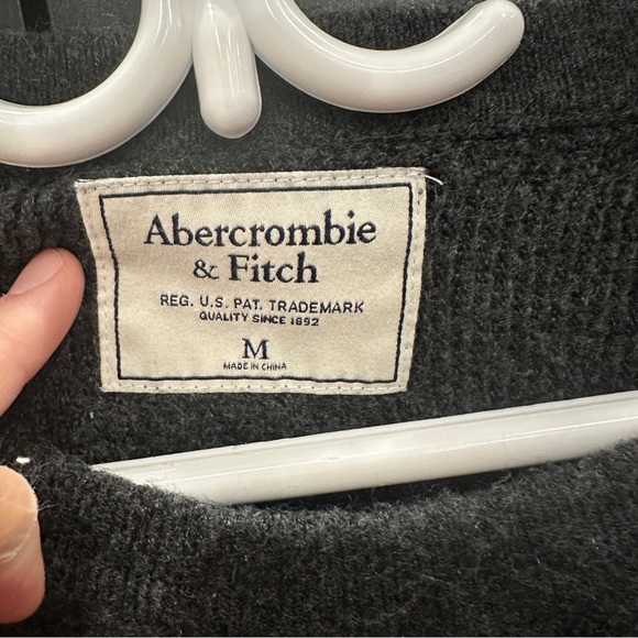 Abercrombie & Fitch Charcoal Gray Sweater with Gold Zipper Size Medium Women’s - Picture 5 of 6
